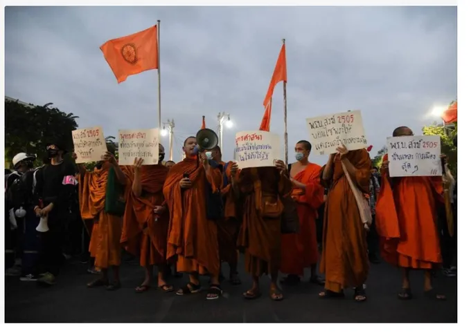 นักวิชาการแนะ 'วิษณุ' ควรปรึกษาพระวินัยธรก่อนสรุป 'แก๊งแครอท' ไม่ผิดพระธรรมวินัย
