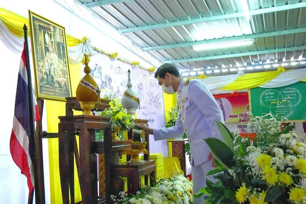 ผู้ว่า ฯลพบุรี  มอบประกาศนียบัตรแก่ผู้ผ่านการอบรมในโครงการพระราชทาน “โคกหนองนาแห่งน้ำใจและความหวัง” รุ่นที่ 5