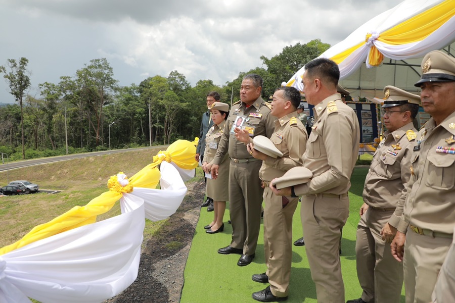 องคมนตรีติดตามพัฒนาแหล่งน้ำอันเนื่องมาจากพระราชดำริ ในพื้นที่ จ.อุบลราชธานี