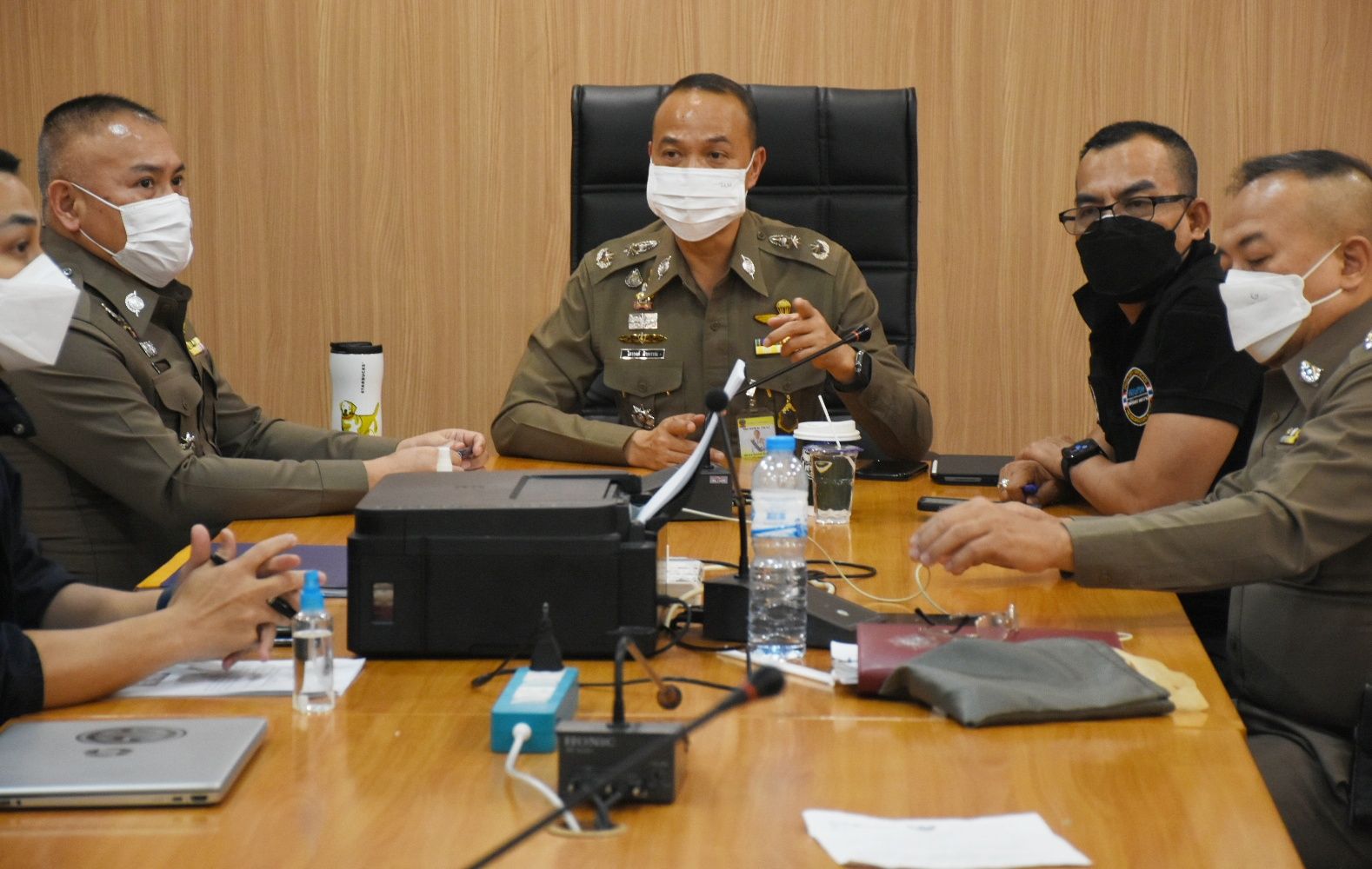 ผงะ! พบระเบิดซุกใต้ถุนแฟลตดินแดง "รอง ผบช.น."เรียกประชุมสางคดีม็อบป่วน  