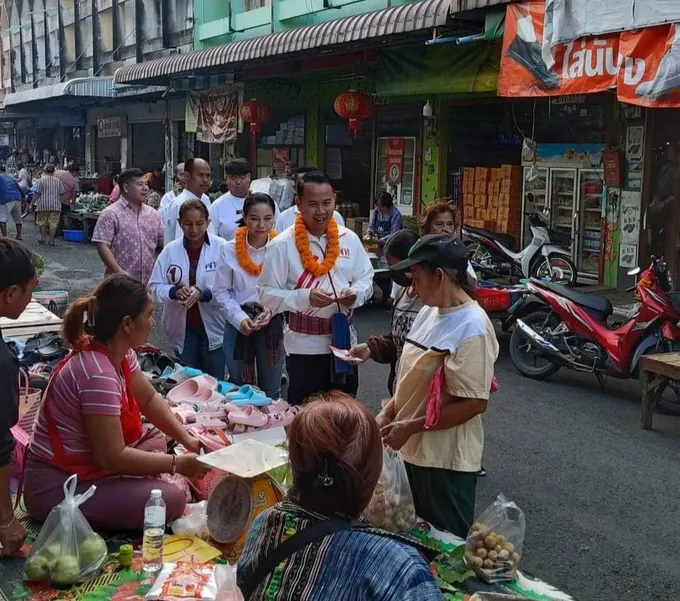"วิเชียร"ส่งรถหาเสียงวิ่งเปิดสปอร์ตขอคะแนน โค้งสุดท้าย ชิงนายกอบจ.ยโสธร
