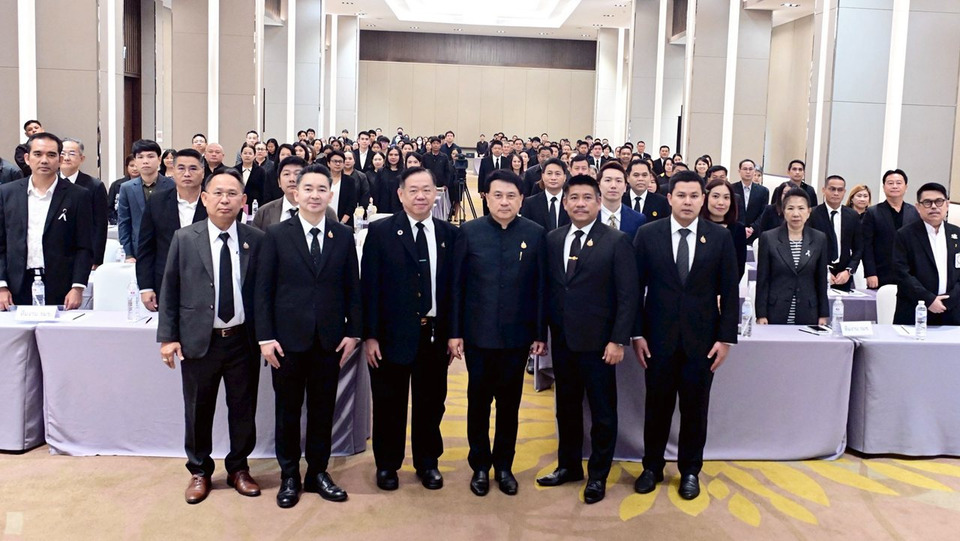 "รมช.นเรศ" ลุยนโยบายข้าวไทยใหม่! ปรับโซนนิ่ง–ดันข้าวคาร์บอนต่ำ 1 ล้านไร่ ยกระดับเกษตรกรสู่ตลาดพรีเมียม