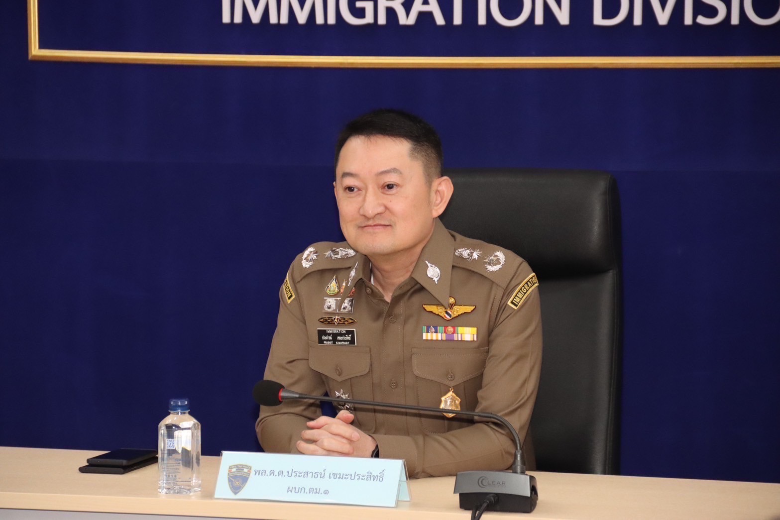 ตม.1 รวบหนุ่มแดนมังกรตุ๋นเงินลงทุนธุรกิจสุราเหมาไถ12 ล้าน หนีซุกไทย