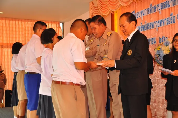 สหประกันชีวิต ร่วมยินดี 24 ปี สอ.สรรพาวุธทหารเรือ พร้อมสนับสนุนทุนการศึกษาบุตรสมาชิก