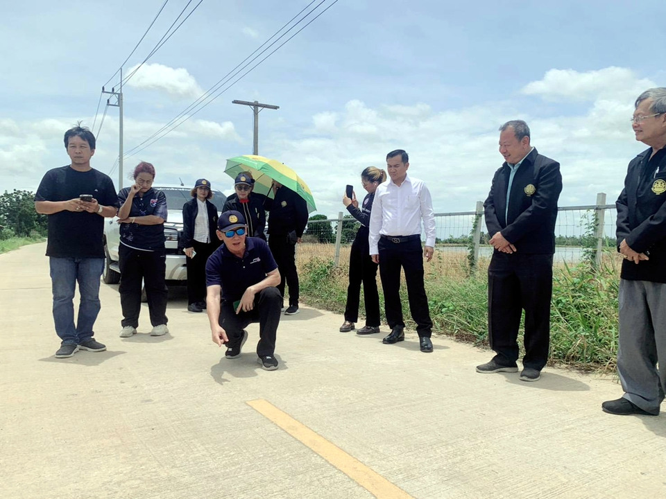 ก.ธ.จ.อยุธยาลงพื้นที่ตรวจซ้ำ 3 อบต. พบข้อสงสัยก่อสร้างถนน หวั่นทรุดตัว