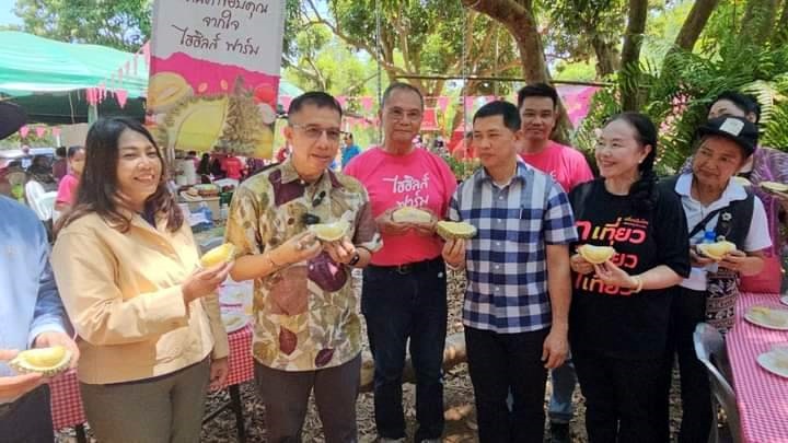 เปิดเทศกาลท่องเที่ยวเกษตรชุมชน ชม ชิม ช้อป กินทุเรียนหลง-หลินลับแลบ้านรักไทย 
