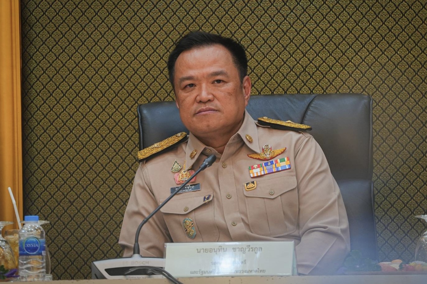 "อนุทิน" ออกคำสั่งด่วนที่สุด! จี้ ส่งความคืบหน้า-ยึดใบอนุญาตพกปืน "คดีกำนันนก" ลั่น ต้องจัดระเบียบกันใหม่ 
