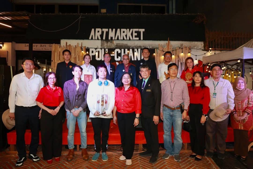 มทร.รัตนโกสินทร์วิทยาลัยเพาะช่างเปิดโครงการศิลปะริมคลองโอ่งอ่าง Poh-Chang Ong Ang Arts Market