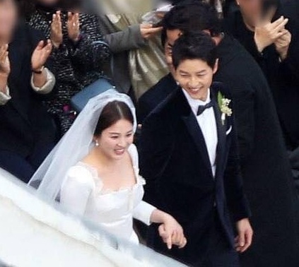 ลั่นระฆังวิวาห์แล้ว “ซงซงคัพเพิล”  คู่รักสุดฮอตซูเปอร์สตาร์แดนโสม