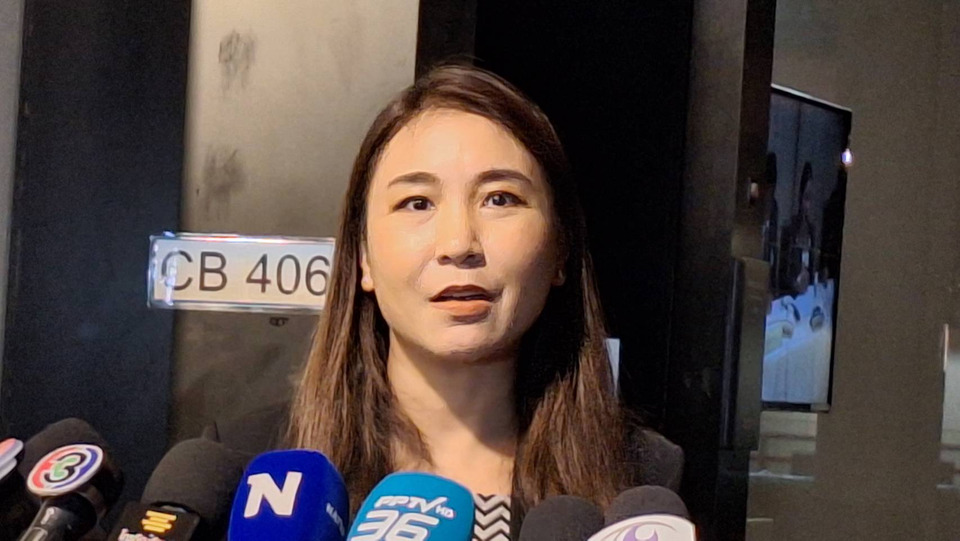 "ศิริกัญญา" โต้ข่าวลือ "นายกฯสำรอง" ลั่นถ้าจริงต้องย้ายค่ายมหึมา เหน็บแรงแซะสำนึกนักการเมืองไทย ลาออกต้องมีความละอายสูง
