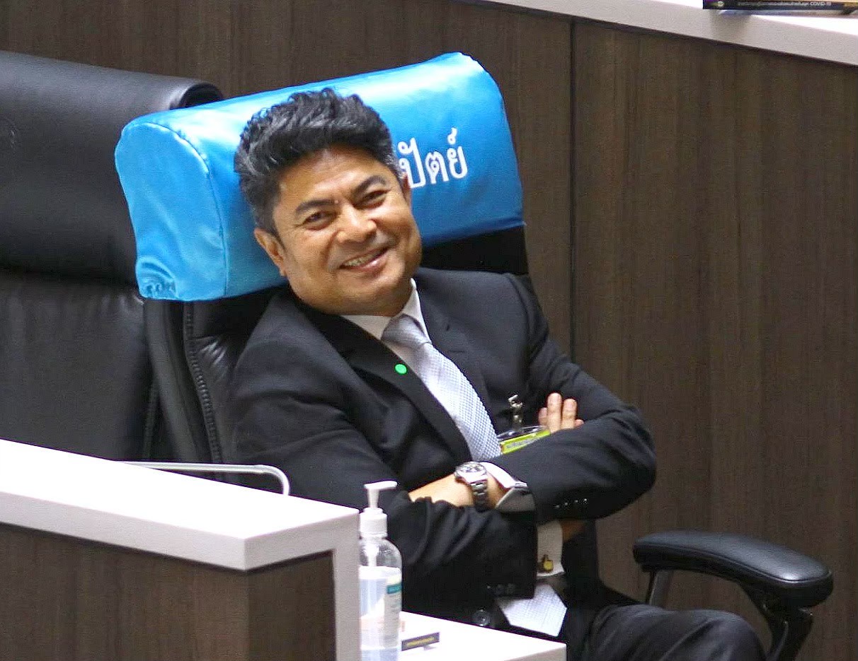 "เทพไท" ขอบคุณ "นายกฯ" ลงมาแก้ปัญหาการขึ้นราคาน้ำมันด้วยตัวเอง