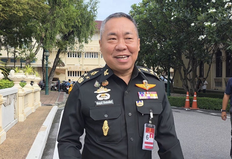 “เสธ.ทบ.” หัวเราะ หลัง มีกระแสข่าวจ่อนั่ง เลขาฯ สมช. บอก การโยกย้ายเป็นเรื่องของผู้บังคับบัญชา ลั่น พร้อมไปทุกที่