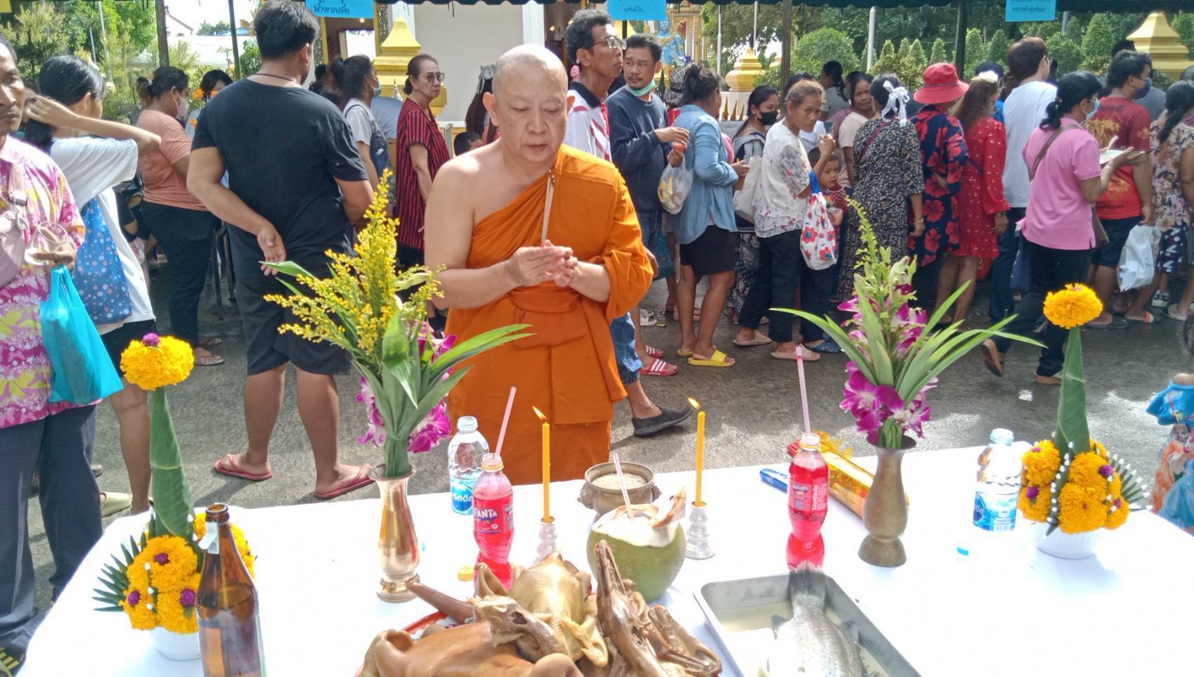 ปชช.นับพัน ร่วมทอดกฐินสามัคคี วัดพิบูลสัณหธรรม ศรีราชา นำปัจจัยสร้างเมรุ กว่า 3.5 ล้าน