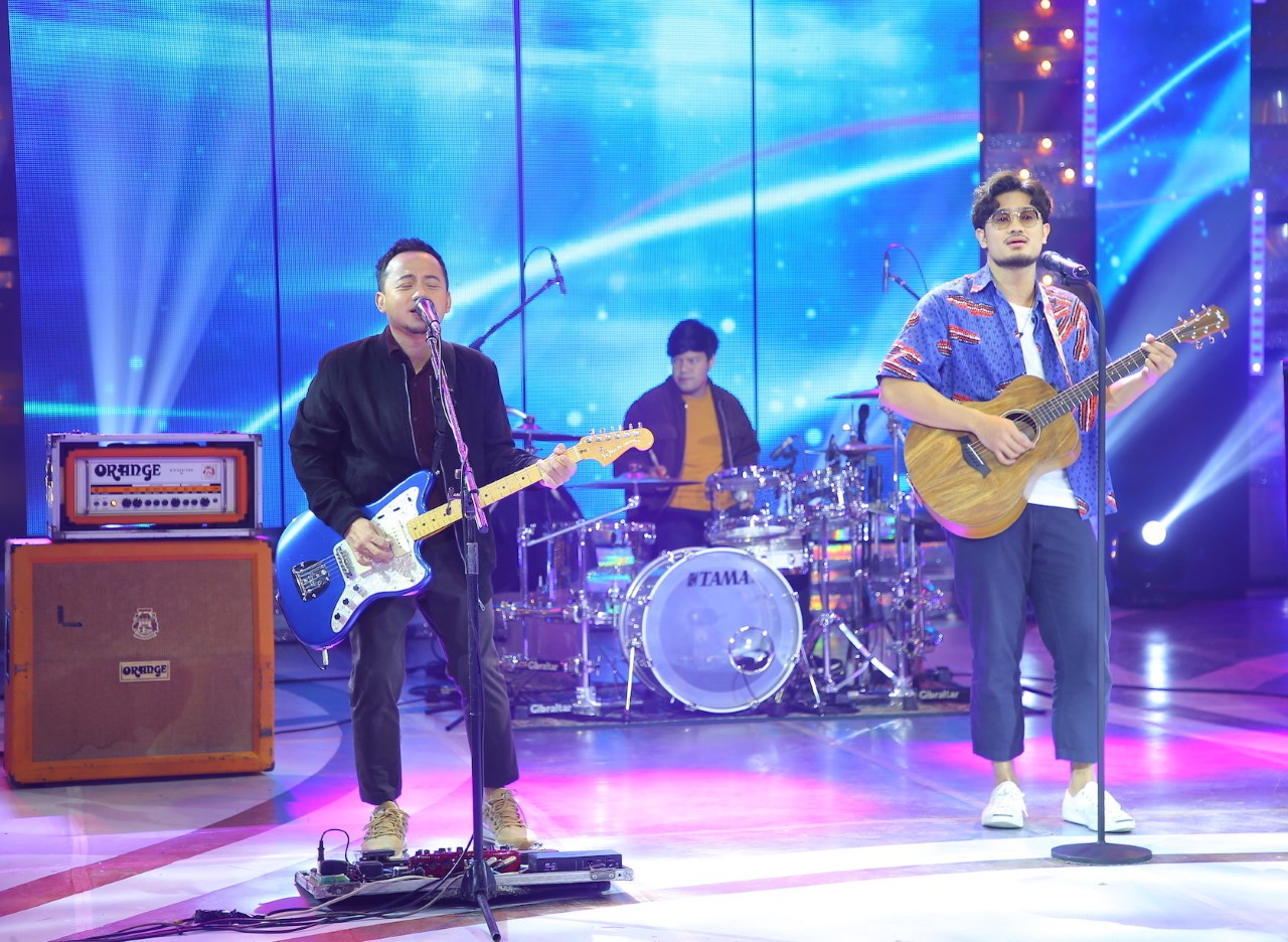 “ลาบานูน” ควงเจ้าของเพลง “วาฬเกยตื้น” ฟีทเจอริ่งโชว์เพลงใหม่ใน กิ๊กดู๋ฯ-ยิ้มไม่หุบเจอ “เปาวลี” เซอร์ไพรส์หนัก!!