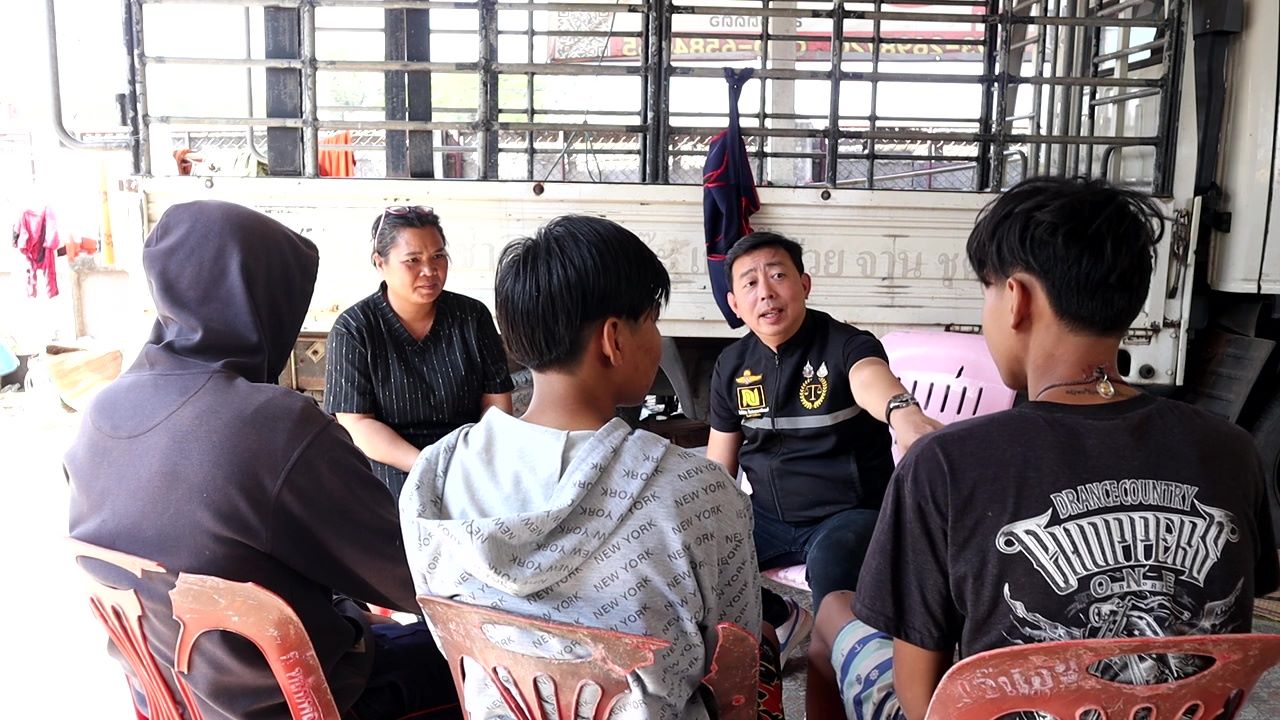 แม่ร้องสื่อสายสายไฟเคเบิ้ลเกี่ยวคอลูกชายและเพื่อนเกือบตายในพื้นที่ต.หมากแข้ง