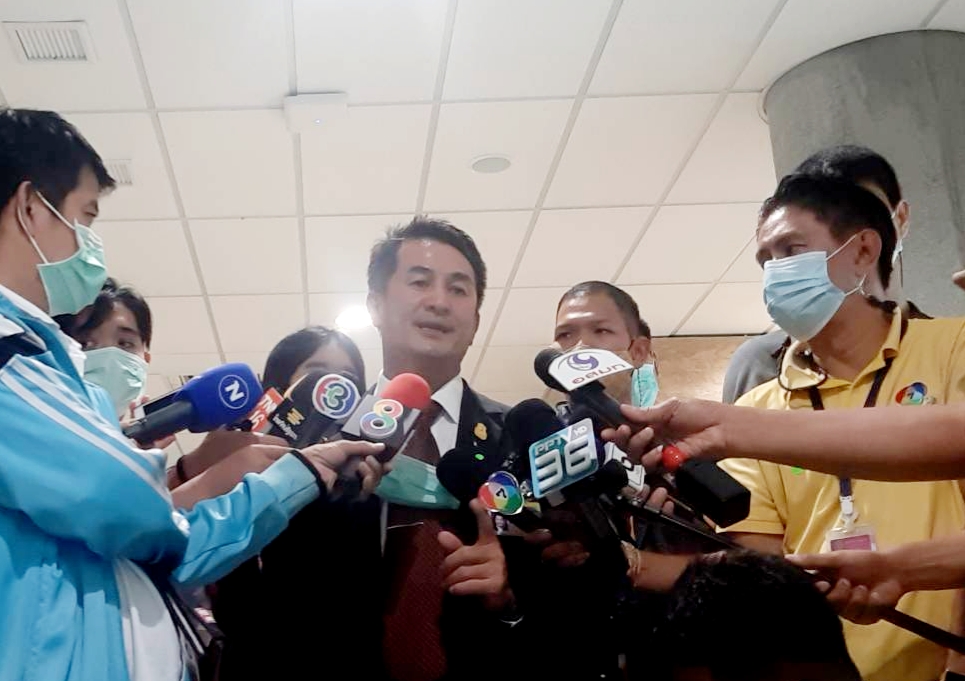 “หมอชลน่าน”หวั่นรบ.ไม่เปิดประชุมรัฐสภาวิสามัญ หากศาลรธน.ชี้รัฐสภาไม่มีอำนาจแก้รธน. เล็งแผนสำรองแก้ไขรายมาตรา