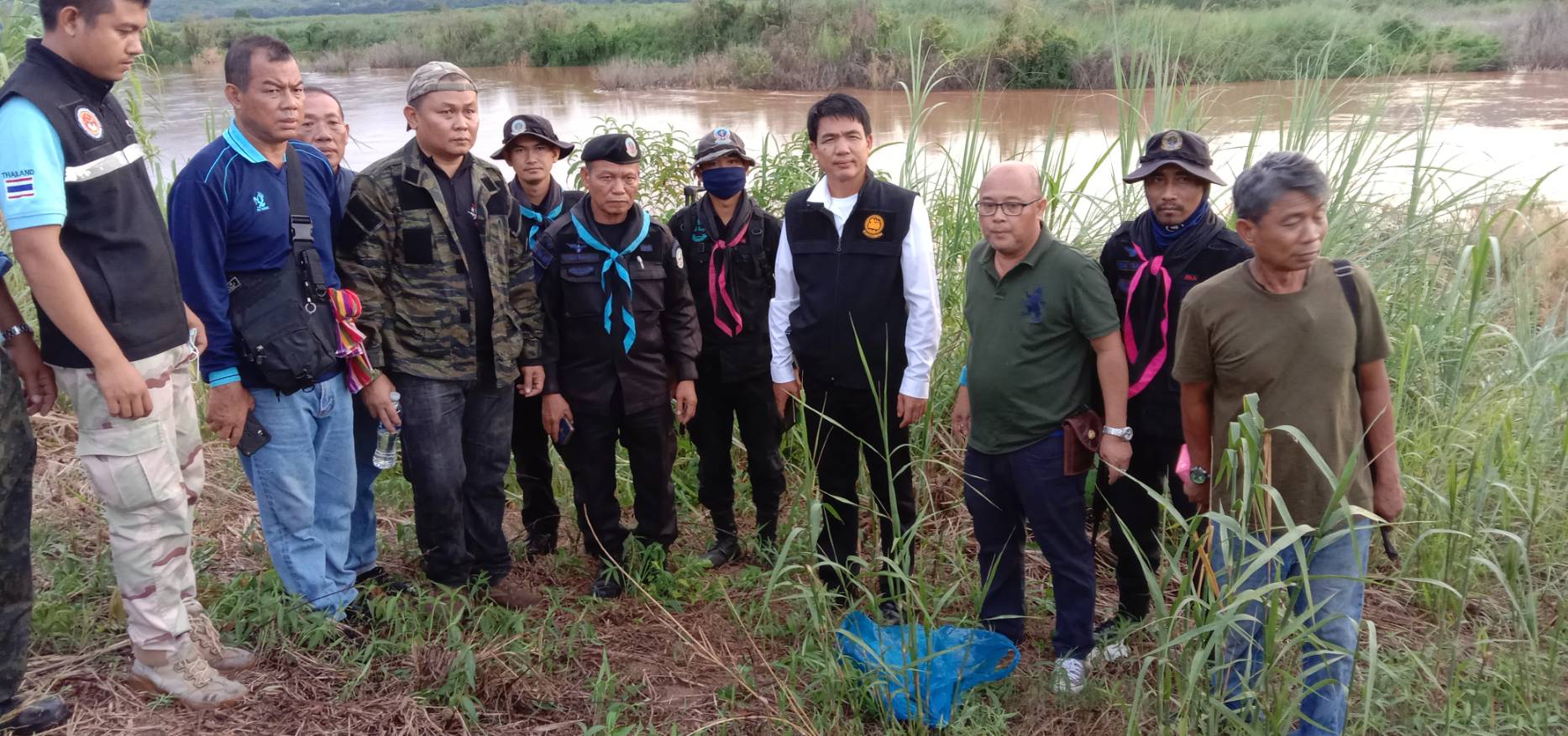 ทหารพราน (กรม ทพ.22) ร่วมปกครองเชียงคาน จ.เลย ,ตชด.246 ล้อมจับแก๊งยานรกดวลปืนริมแม่น้ำโขง เคลียร์พื้นที่พบยาบ้ากว่า 30,000 เม็ด
