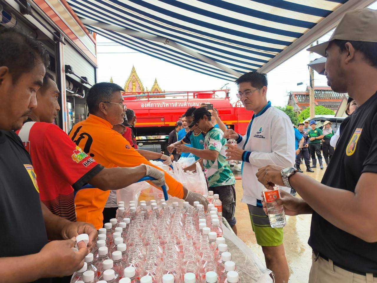 ‘มงคลกิตติ์’ นำทีม ปชป.ลงพื้นที่ช่วยประชาชนประสบอุทกภัย จ.นราธิวาส ร้องขอให้หน่วยงานภาครัฐ เร่งแก้ปัญหาดินสไลด์ ถนนเป็นหลุมเป็นบ่อ