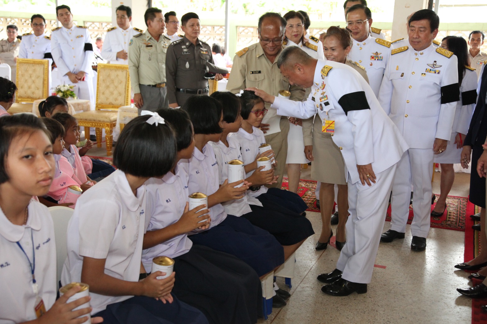 ร.10 พระราชทานกระปุกออมสินแก่นักเรียนโรงเรียนจังหวัดนครราชสีมา