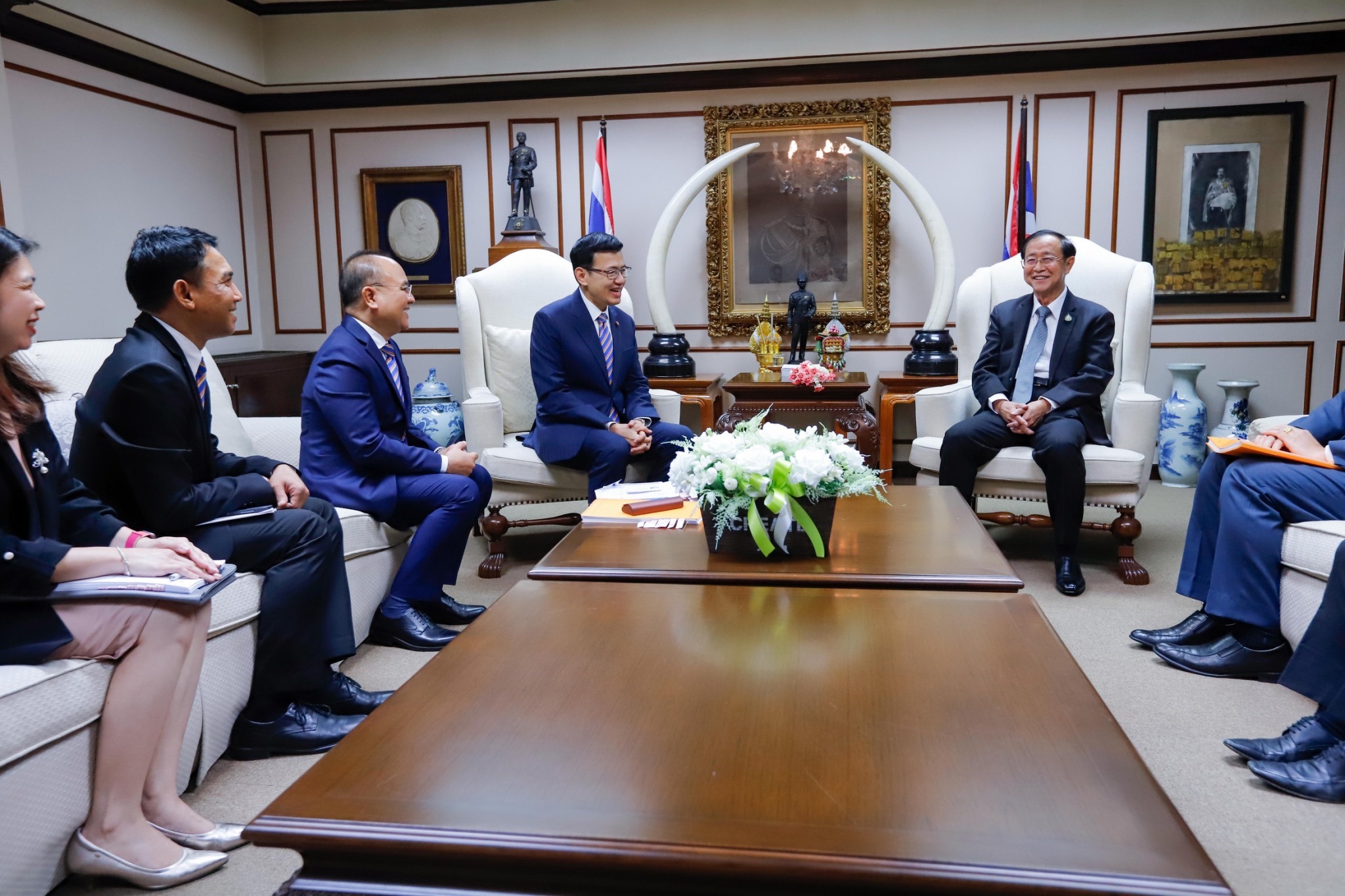 เลขาธิการ คปภ. พร้อมด้วยคณะผู้บริหารระดับสูง เข้าพบรัฐมนตรีว่าการกระทรวงการคลังเพื่อรับมอบนโยบายและการดำเนินงานด้านการประกันภัย   	