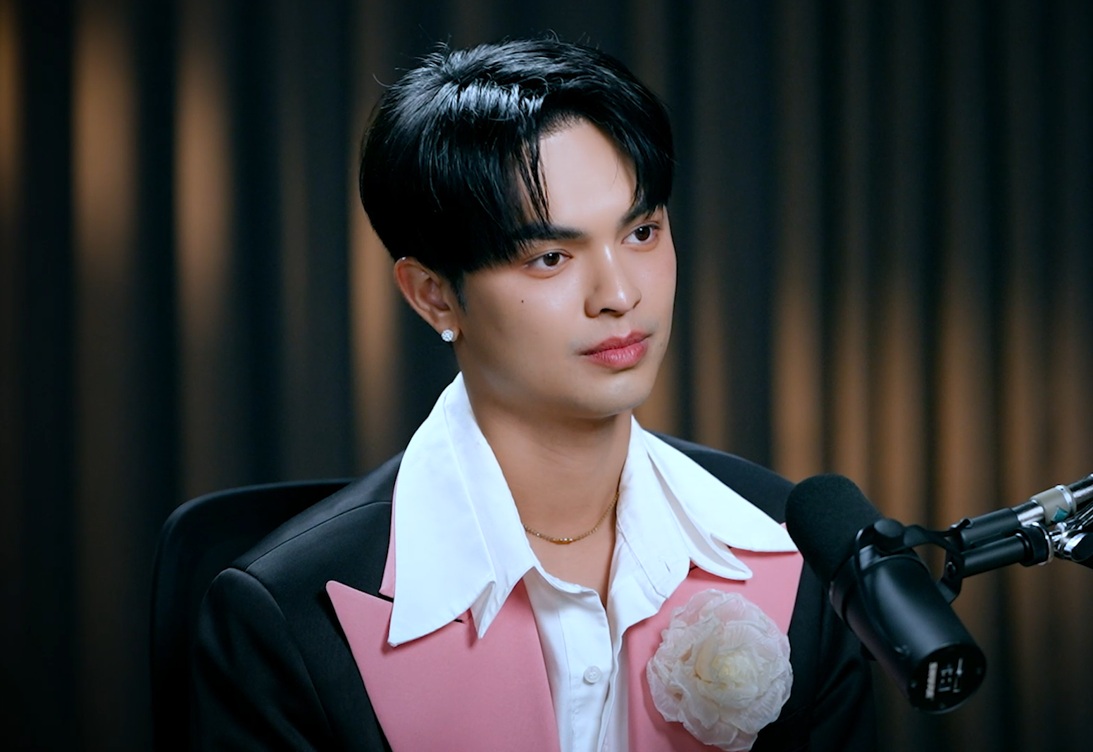 "ศรราม น้ำเพชร" เคยทุกข์หนักเรื่องรักจนกระทบกับงาน ไม่เสียใจหากแฟนคลับไปติดตามคนอื่น