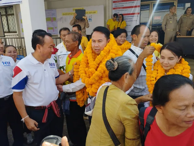 คึกคัก "รับสมัครเลือกตั้งนายก อบจ.ยโสธร "วิเชียร" อดีตนายกอบจ.ได้หมายเลข1