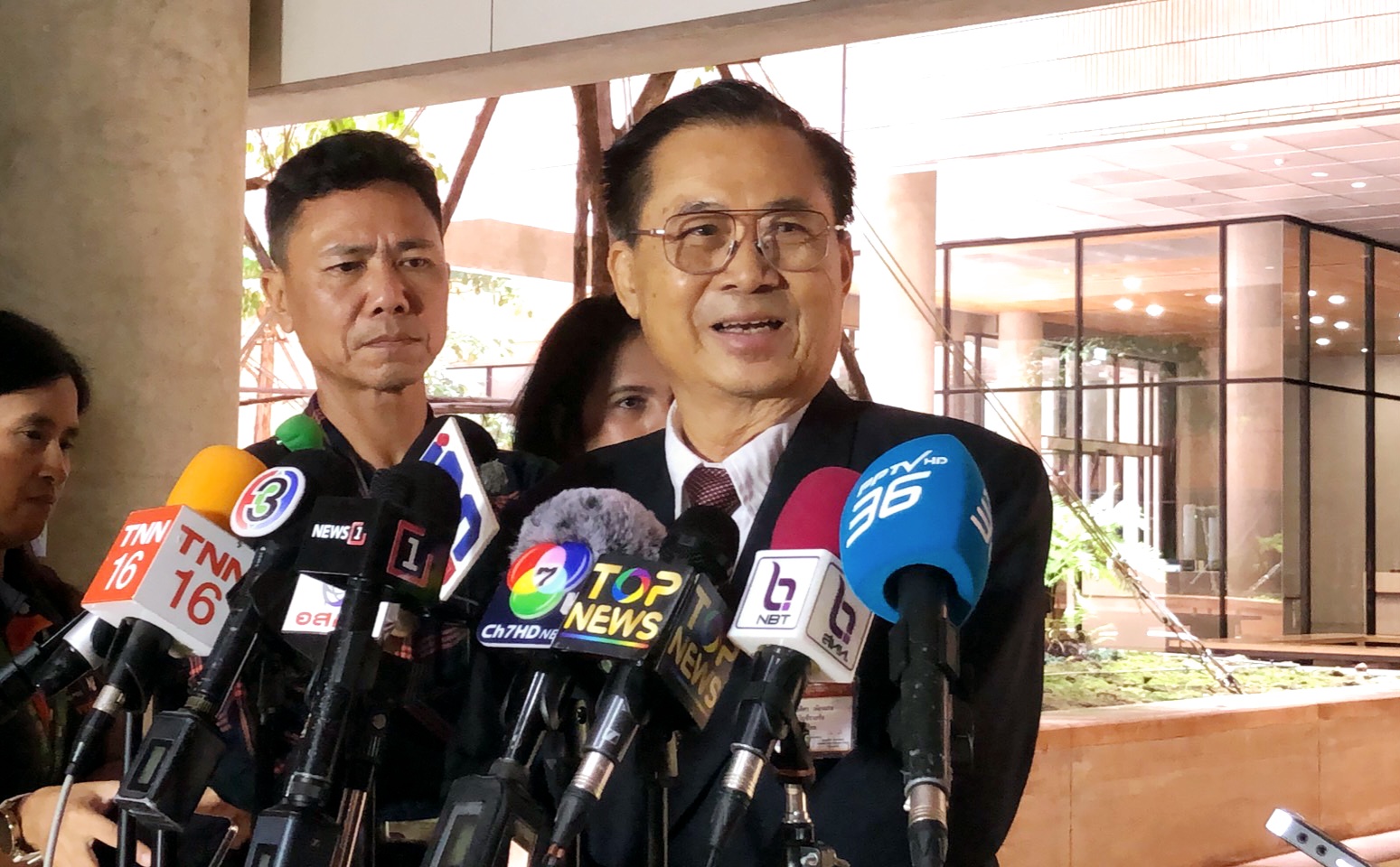 “อดิศร” อ้อน “เสรีพิศุทธ์” กลับมาร่วมรัฐบาลเถอะ แก่แล้วอย่าน้อยใจ จะเป็นรองนายกฯได้ไงมีแค่ 1 เสียง 