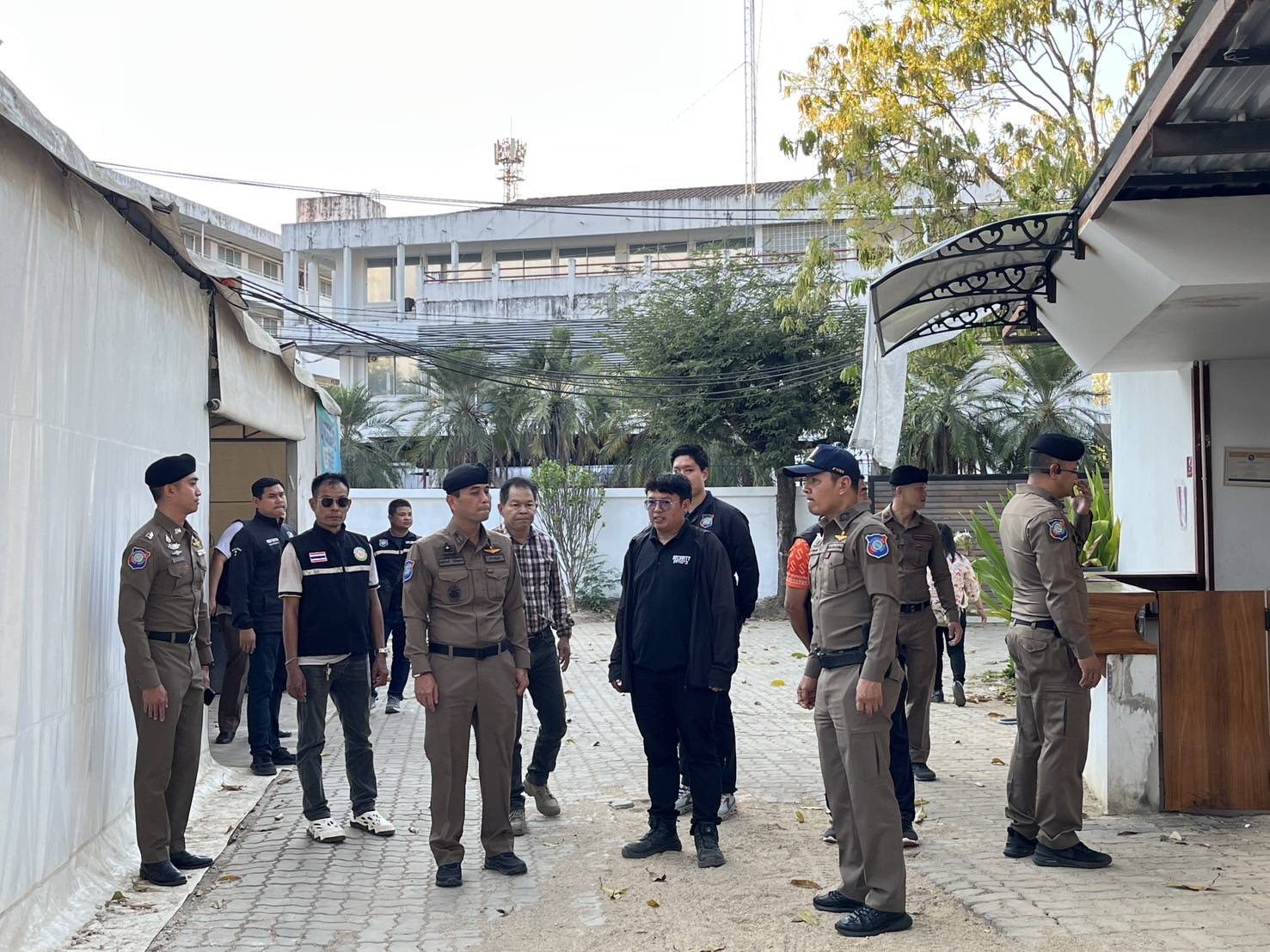 ตร.ท่องเที่ยว ตรวจการก่อสร้างโบสถ์ยิว ที่ อ.ปาย 