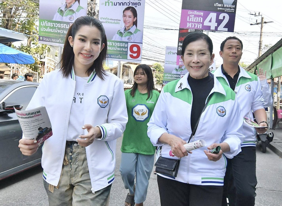 โค้งสุดท้าย! "ปวีณา" ลงพื้นที่คลองเตยฟังปัญหากลุ่มเปราะบาง ก่อนลุยหาเสียงช่วยผู้สมัคร สส.กทม.