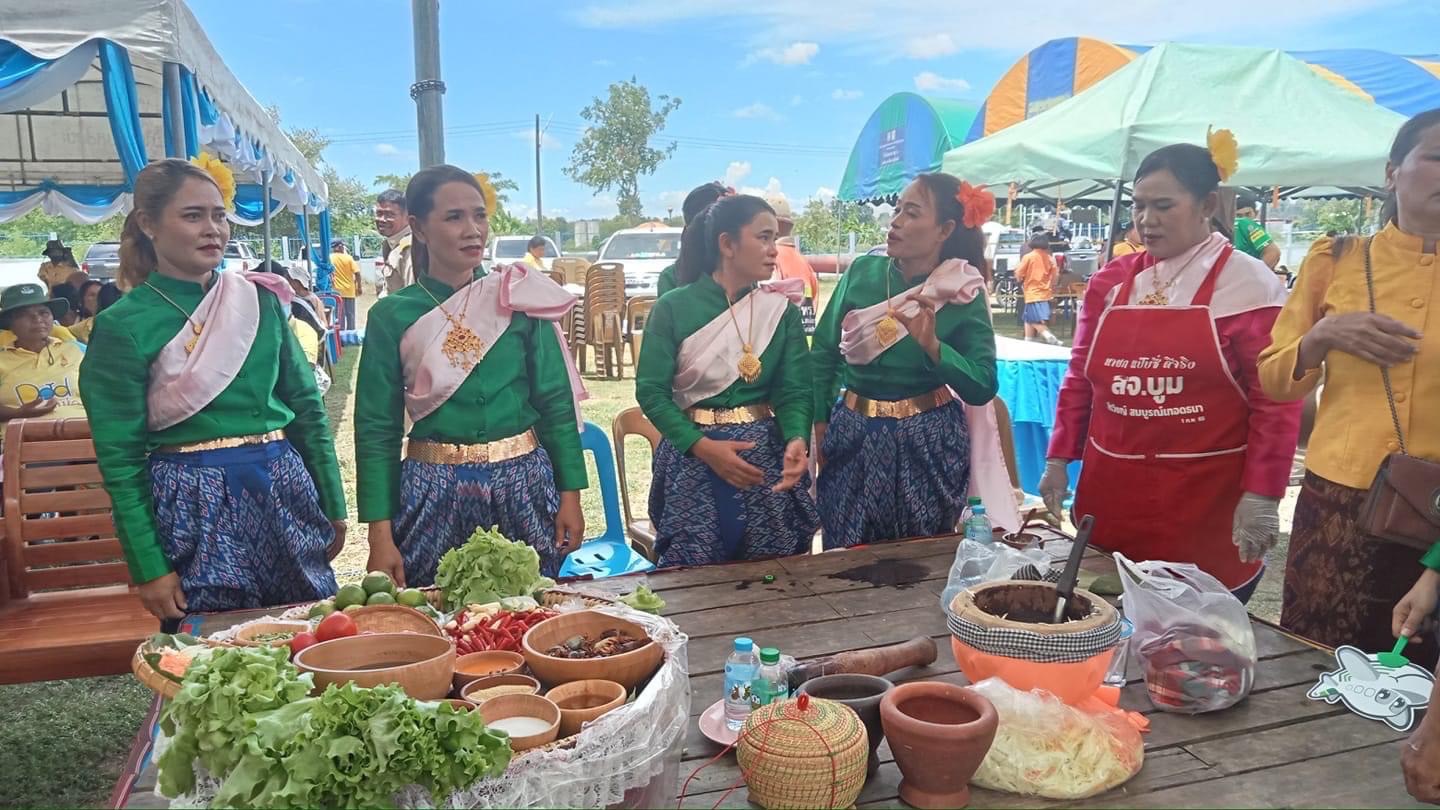 สุรินทร์ เปิดมหกรรมของดีวิถีสังขะ คลินิกเกษตรเคลื่อนที่ให้บริการแนะนำและดูแลเกษตรกรในพื้นที่ห่างไกล