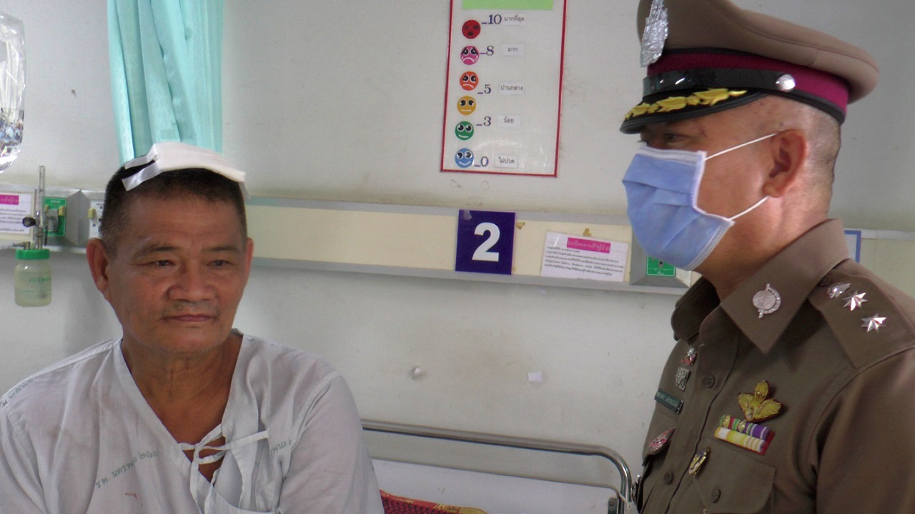 สั่งย้าย! ตำรวจปืนโหดยิงชายเมาคลั่งตาย 