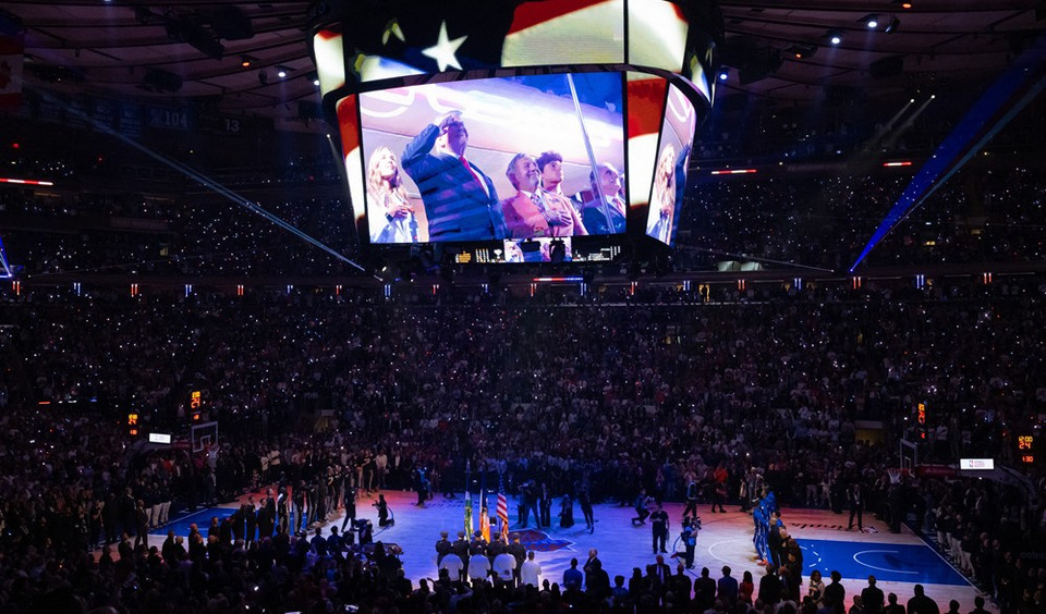 หน้าชาสนั่นสเตเดียม! "โดนัลด์ ทรัมป์" ประเดิมประธานาธิบดีคนแรกชม "NBA Finals" เจอแฟนบาสฯ รุมโห่ไล่ลั่นสนาม