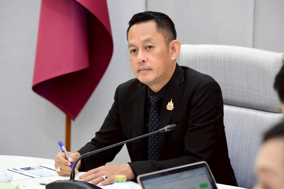 “รัชพงศ์ ชูแก้ว” ยื่นหนังสือลาออกเลขาฯรมว.คมนาคม ลือสะพัดพัวพันทุจริตสอบท้องถิ่น มีชื่อญาติสอบได้หรือไม่