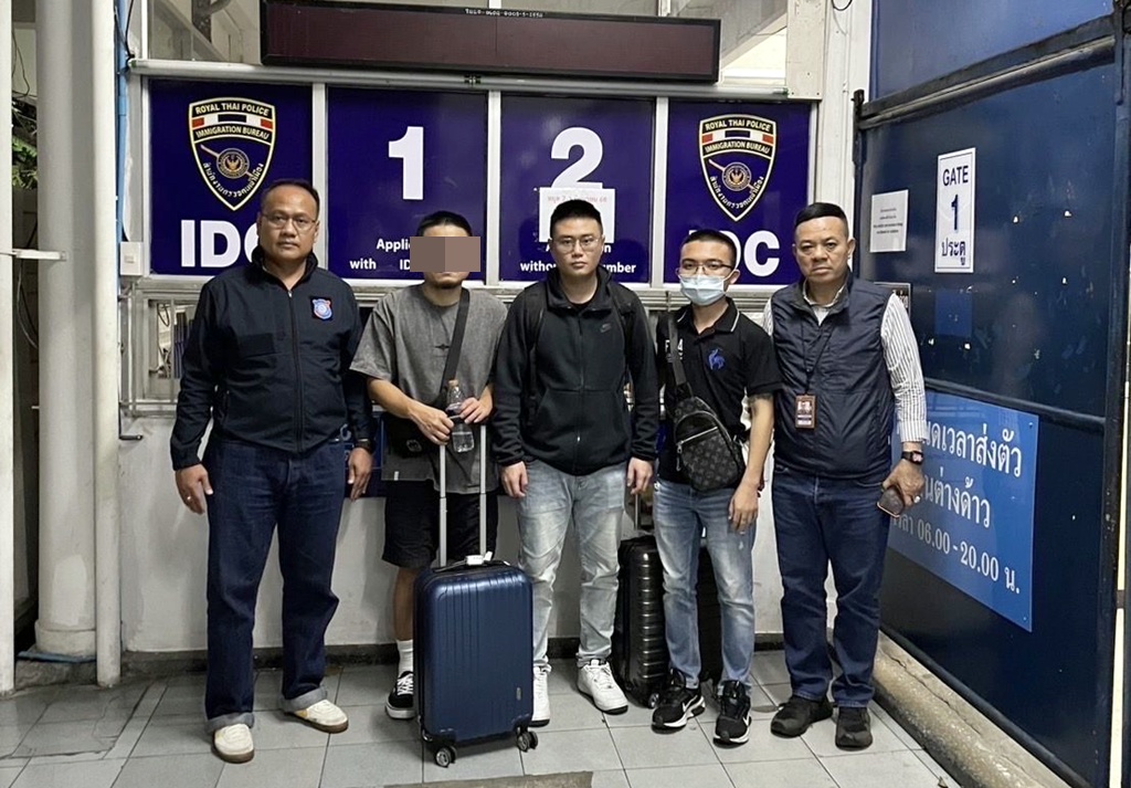 รวบ 3 หัวหน้าแก๊งคอลฯ ไต้หวันคาสนามบิน-จับหนุ่มจีนส่งตัวเป็นผู้ร้ายข้ามแดน