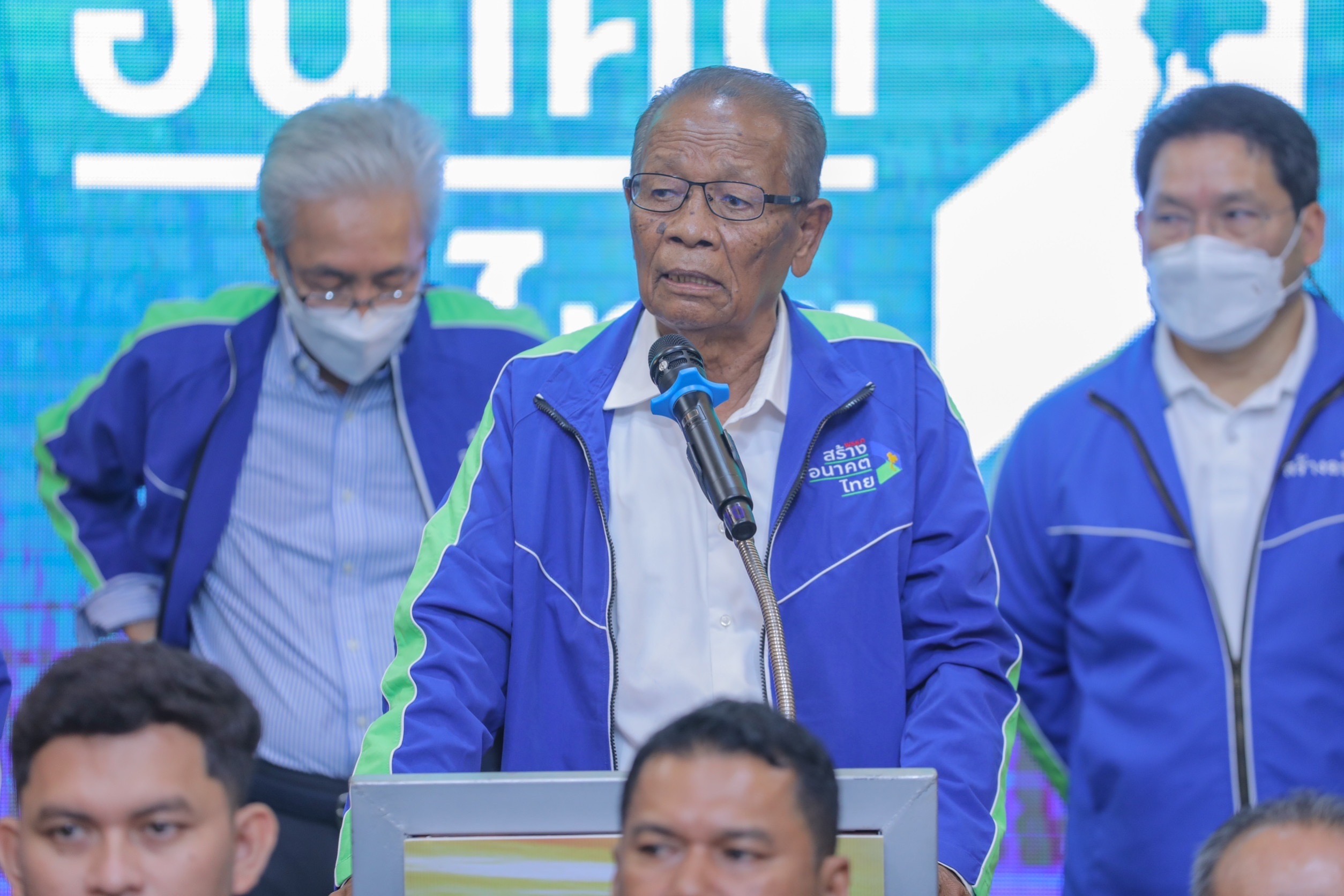 “กูเซ็ง” แฮปปี้นโยบาย “สมคิด” ลั่นนราธิวาส “สร้างอนาคตไทย” ยกจังหวัด