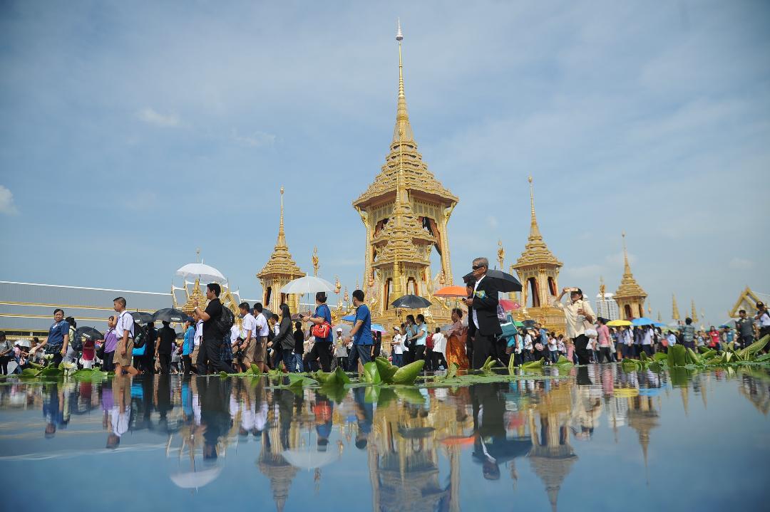 ปชช.เดินทางมาชมนิทรรศการงานพระราชพิธีถวายพระเพลิงพระบรมศพ 19 พ.ย.60 (ประมวลภาพ)