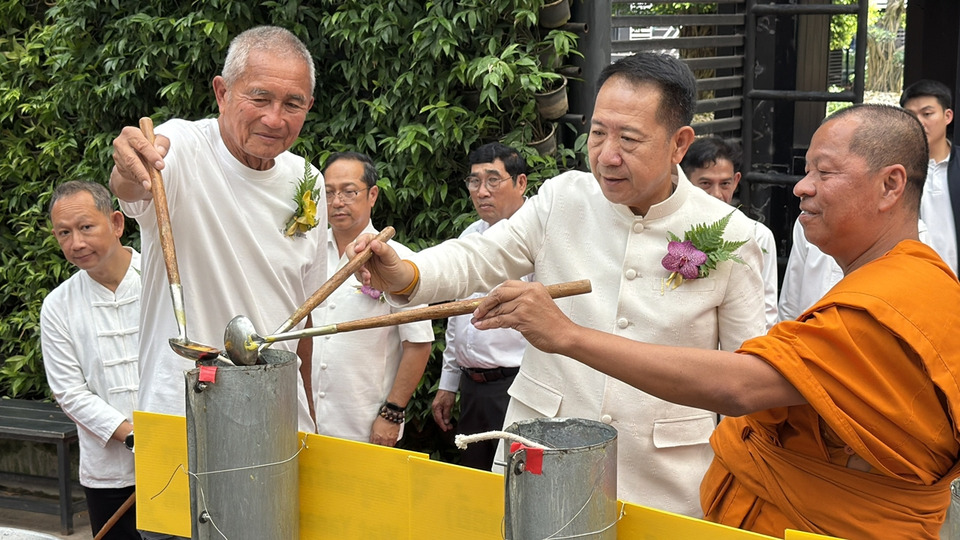 สวนนงนุชพัทยาหล่อเทียนพรรษา “9 วัด 9 ต้น 9 พลังแห่งความดี” สืบสานศรัทธาพุทธประเพณี