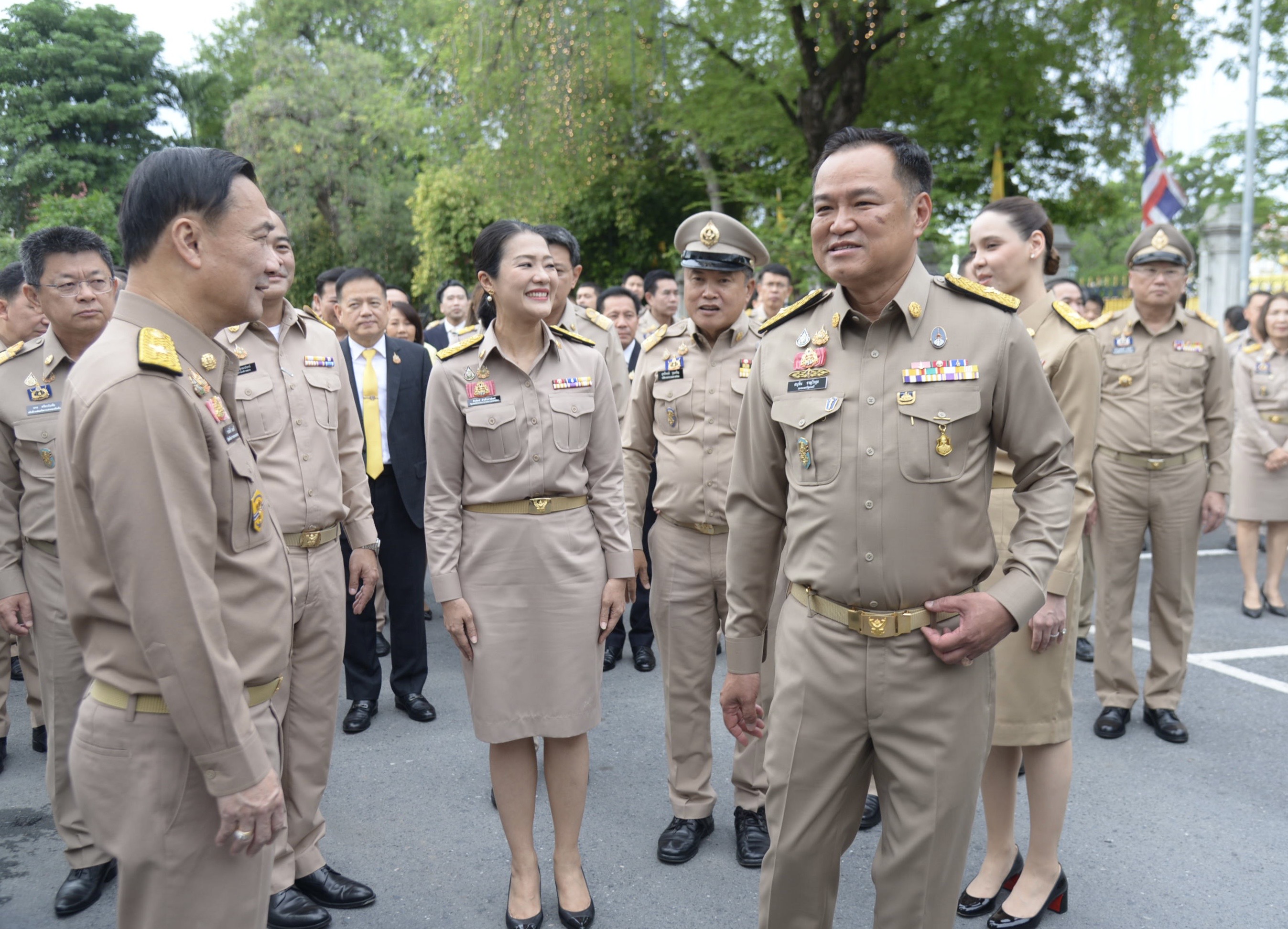 "อนุทิน" เชื่อรัฐบาลออกกม.ควบคุม "กัญชา" เคร่งครัด ยัน "ภูมิใจไทย" หนุน "นโยบายเอนเตอร์เทนเมนต์คอมเพล็กซ์" แจงเป็นมารยาทพรรคร่วมรบ.