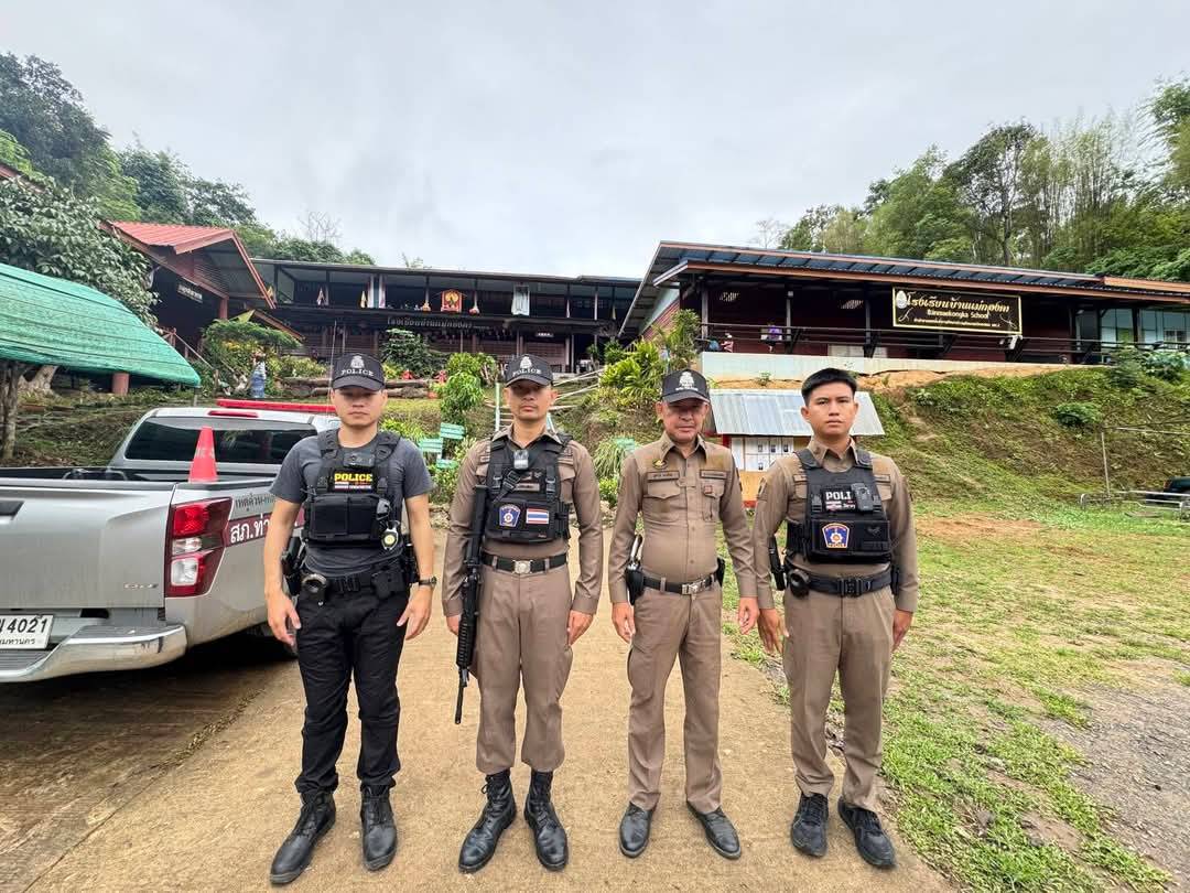 เปิดเทอมวันแรก โรงเรียนบ้านแม่กองคา เป็นไปด้วยความเรียบร้อย  สภ.ท่าตาฝั่งจัดกำลังตรวจตราดูแลความปลอดภัย