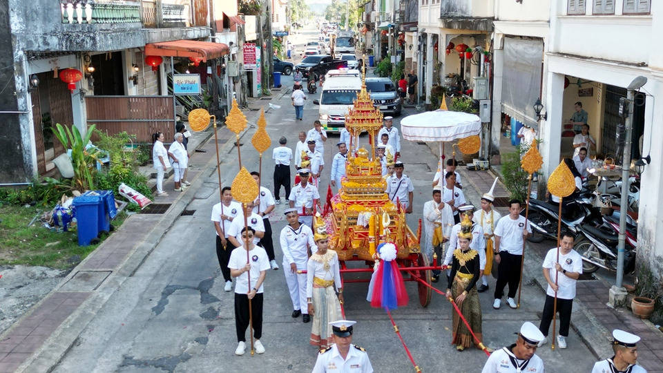 ตะกั่วป่าแห่พระศรีบรมธาตุยิ่งใหญ่วันมาฆบูชา ส่งเสริมท่องเที่ยววัฒนธรรม
