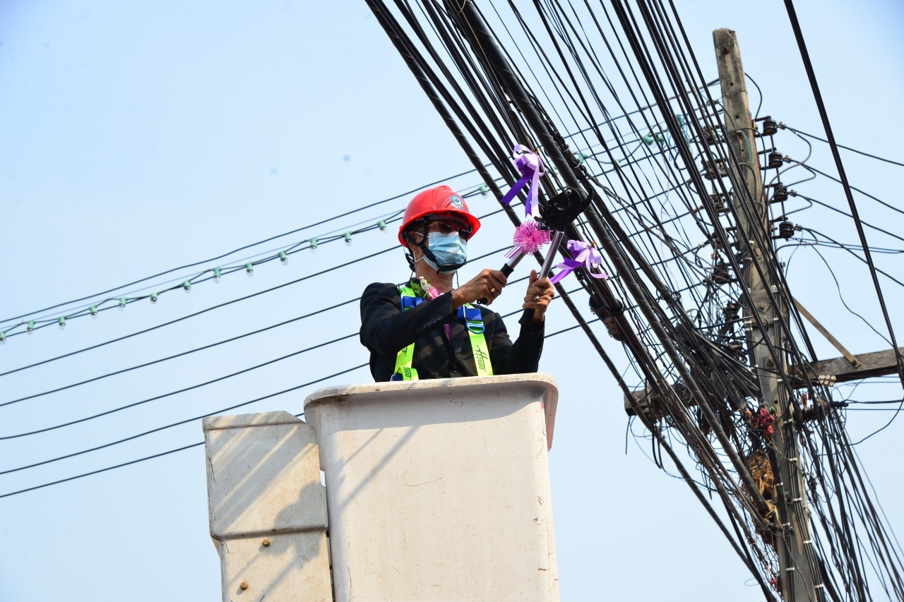 กฟภ.อำเภอหล่มสัก จัดระเบียบสายสื่อสารเพื่อความเป็นระเบียบเรียบร้อย และสร้างทัศนียภาพสวยงาม 