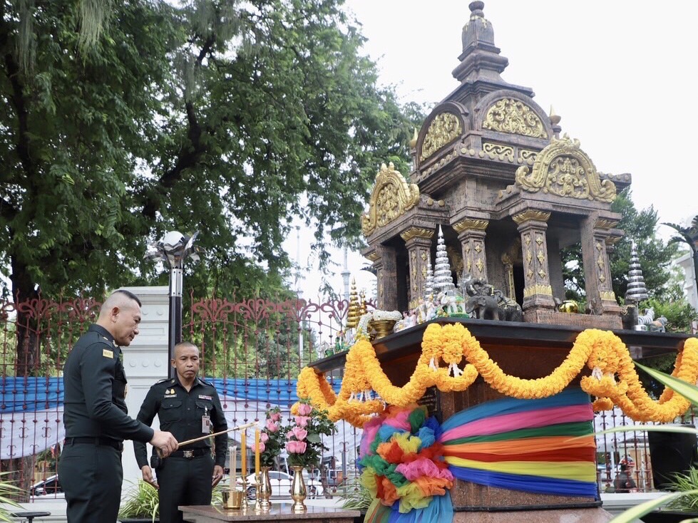 กองทัพบกจัดพิธีบำเพ็ญกุศล     เนื่องในโอกาสวันคล้ายวันเปิดกองบัญชาการกองทัพบก ครบรอบปีที่ 37