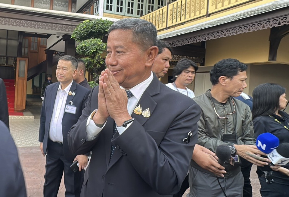 “รมว.กลาโหม” ถก “ผบ.ทบ.” คลี่ปมชายแดนใต้ ย้ำอย่าใช้คำว่า "ไล่ล่า" ขอเดินหน้าเจรจาสันติสุข