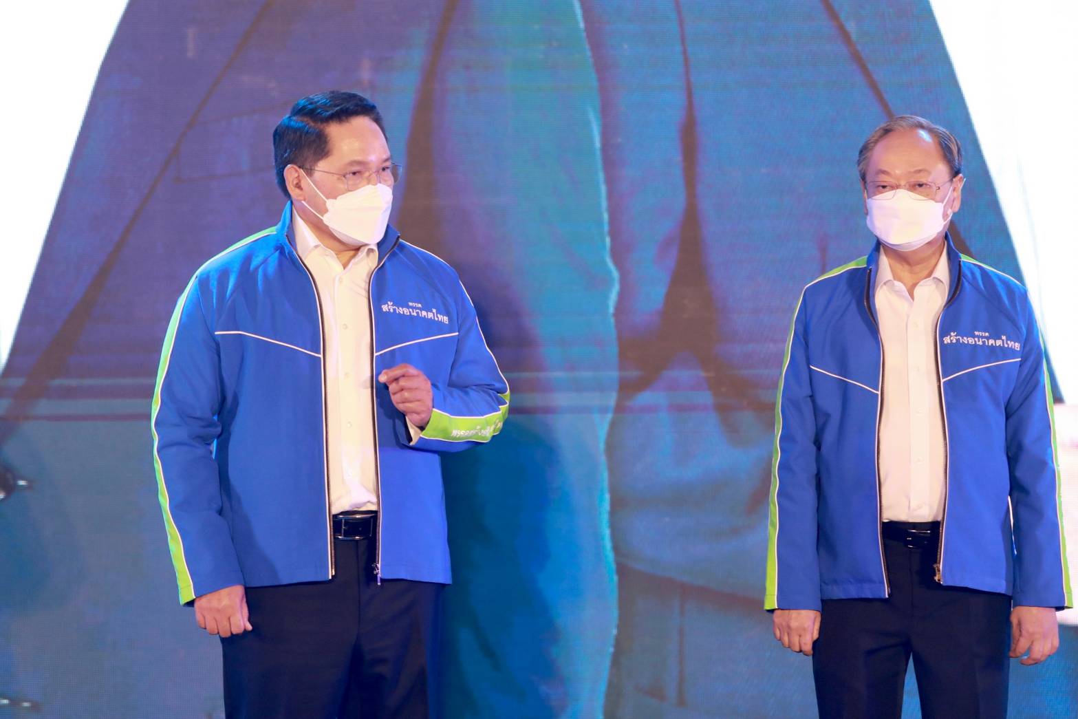 เปิดตัวพรรคสร้างอนาคตไทยคึกคัก ! นักการเมืองหลายขั้วร่วมแจม "อุตตม" อยากเห็นสมการการเมืองเปลี่ยน "สนธิรัตน์" โวมีคนร่วมอุดมการณ์อีกเพียบ 