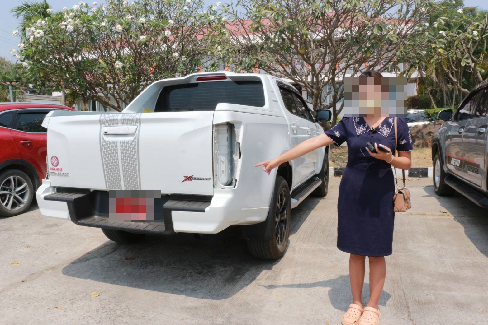 โจรขโมยไฟท้ายรถยนต์​ระบาดบุรีรัมย์คืนเดียว 3 ราย​ สาว อบต.สุดช้ำเพิ่งถอยป้ายแดงก็โดน 
