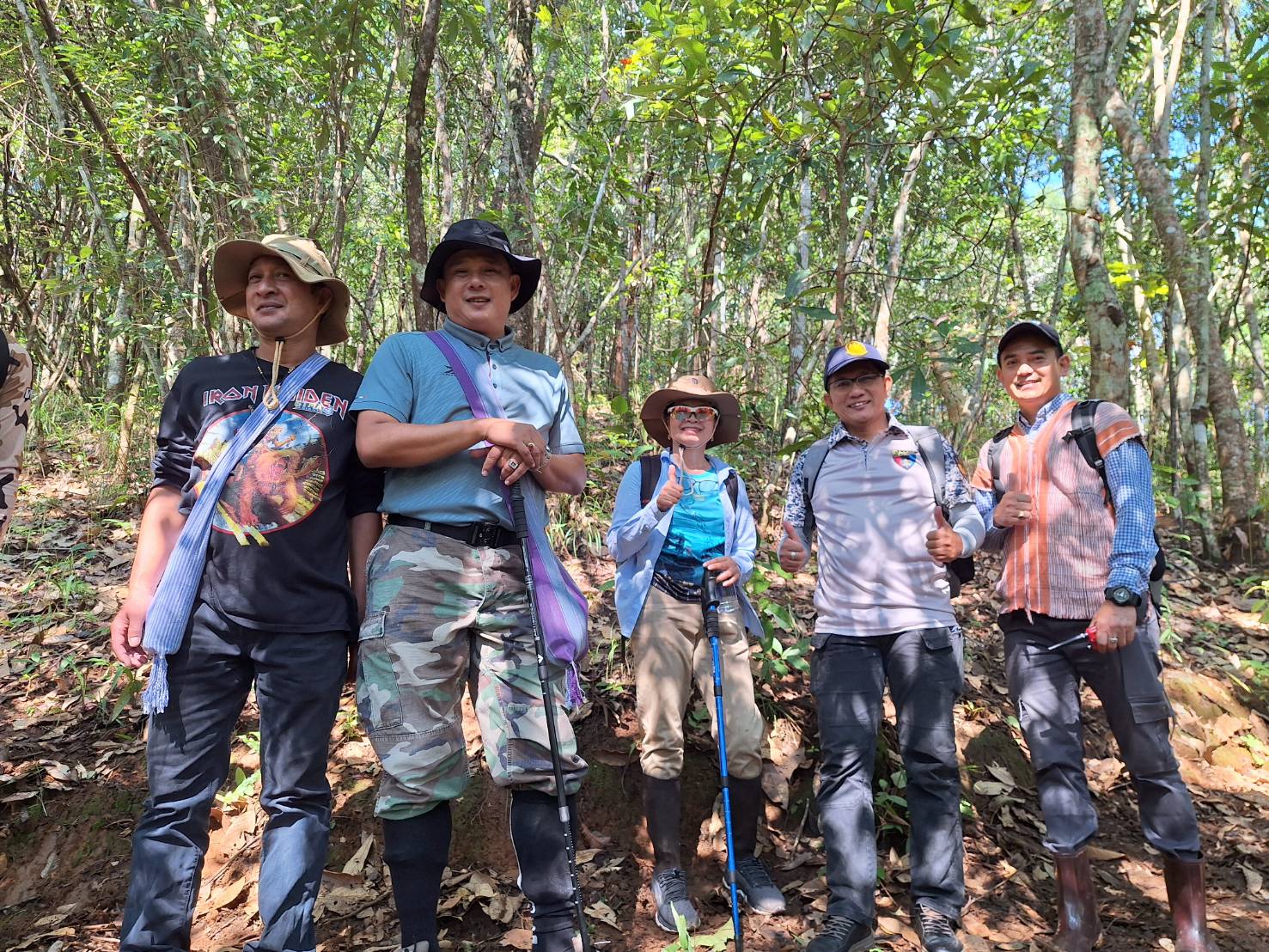 แม่ฮ่องสอนสำรวจเส้นทางท่องเที่ยวดอยปุยหลวง