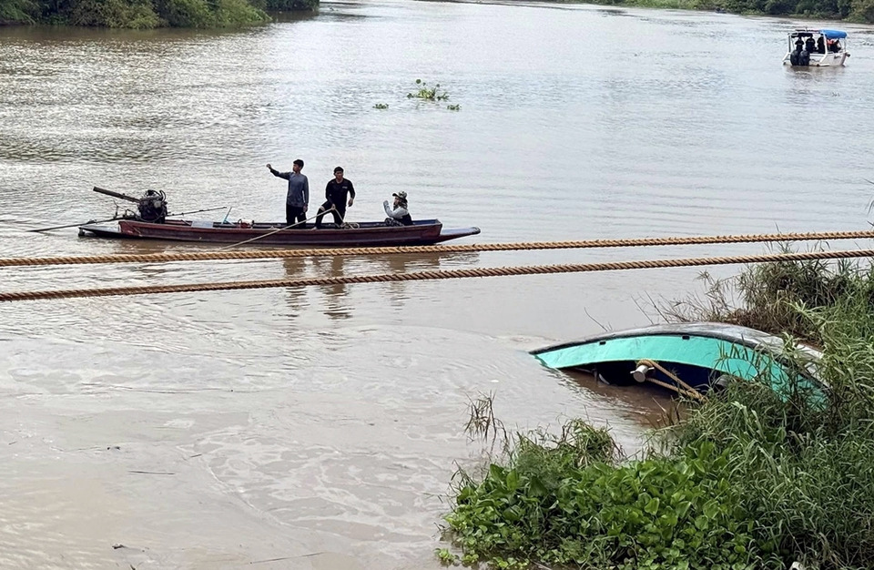 "เรือดัน-ลากจูง" จมกลางแม่น้ำป่าสัก อยุธยา สูญหาย 1 ราย เจ้าท่าระดมกู้ภัยค้นหา
