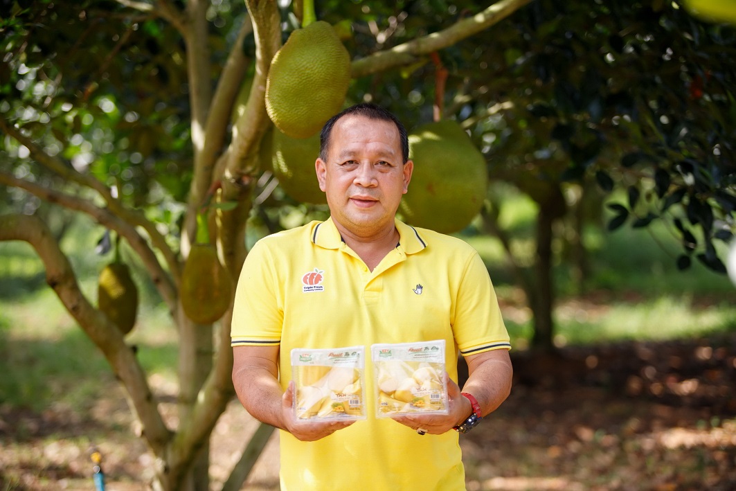 กลุ่มเกษตรกรยอดขายพุ่ง แพ็ค "ขนุน-ส้มโอ-มะละกอ" ขายผ่านร้านเซเว่นฯ   