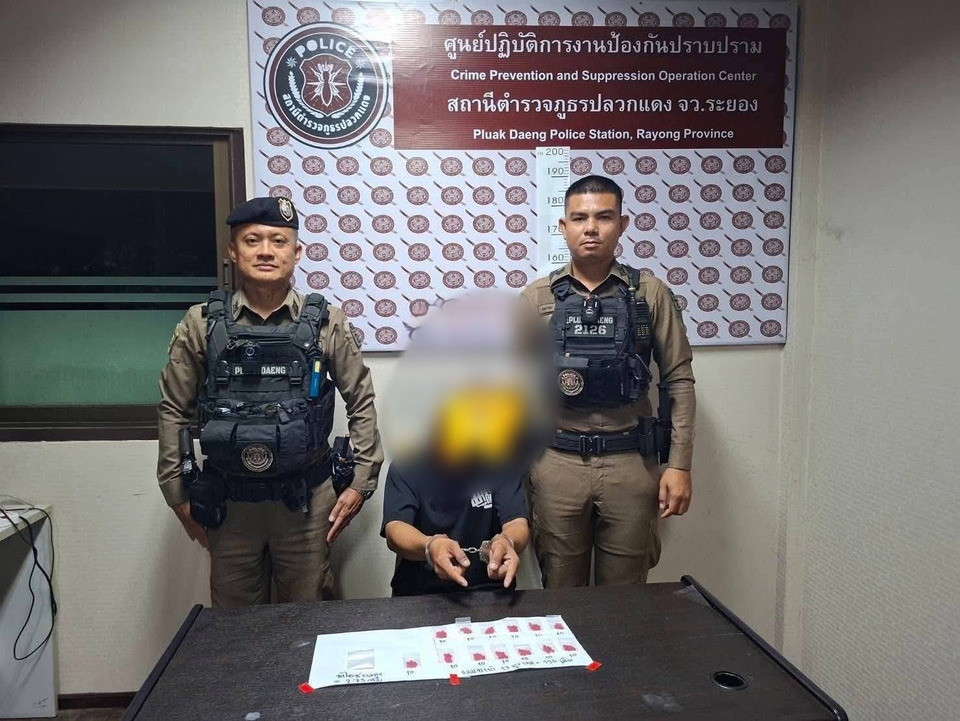 ตร.ปลวกแดงรวบบาส 100 แรงม้า! ล่อซื้อคาถนน ยึดยาบ้า 130 เม็ด-ไอซ์ 2.73 กรัม ตระเวนส่งลูกค้าถึงที่ สารภาพเสพ-ขายครบวงจร
