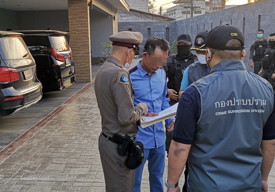 กองปราบเปิดปฏิบัติการค้นบุกค้นระยอง 10 จุด จับ "หลงจู๊" เจ้าพ่อบ่อนภาคตะวันออกพร้อมสมุนอีก 4 คน